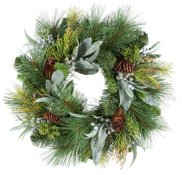 Künstlicher Weihnachtskranz mit Tannenzweigen, Eukalyptusblättern und Tannenzapfen als natürliche Winterdekoration.