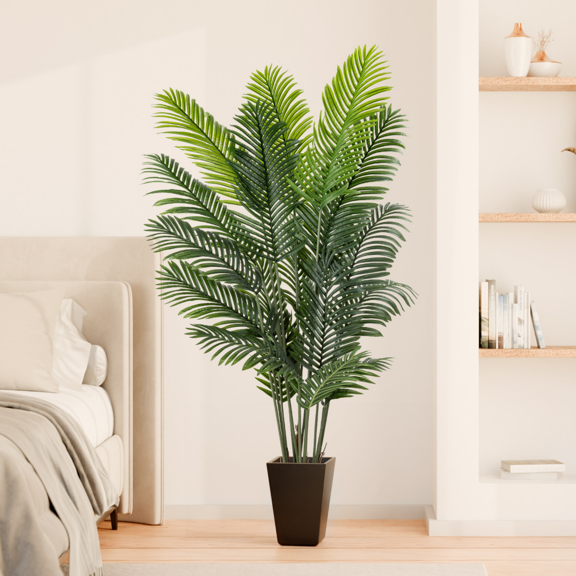 Nahaufnahme der naturgetreu gestalteten Palmwedel der Areca Kunstpflanze