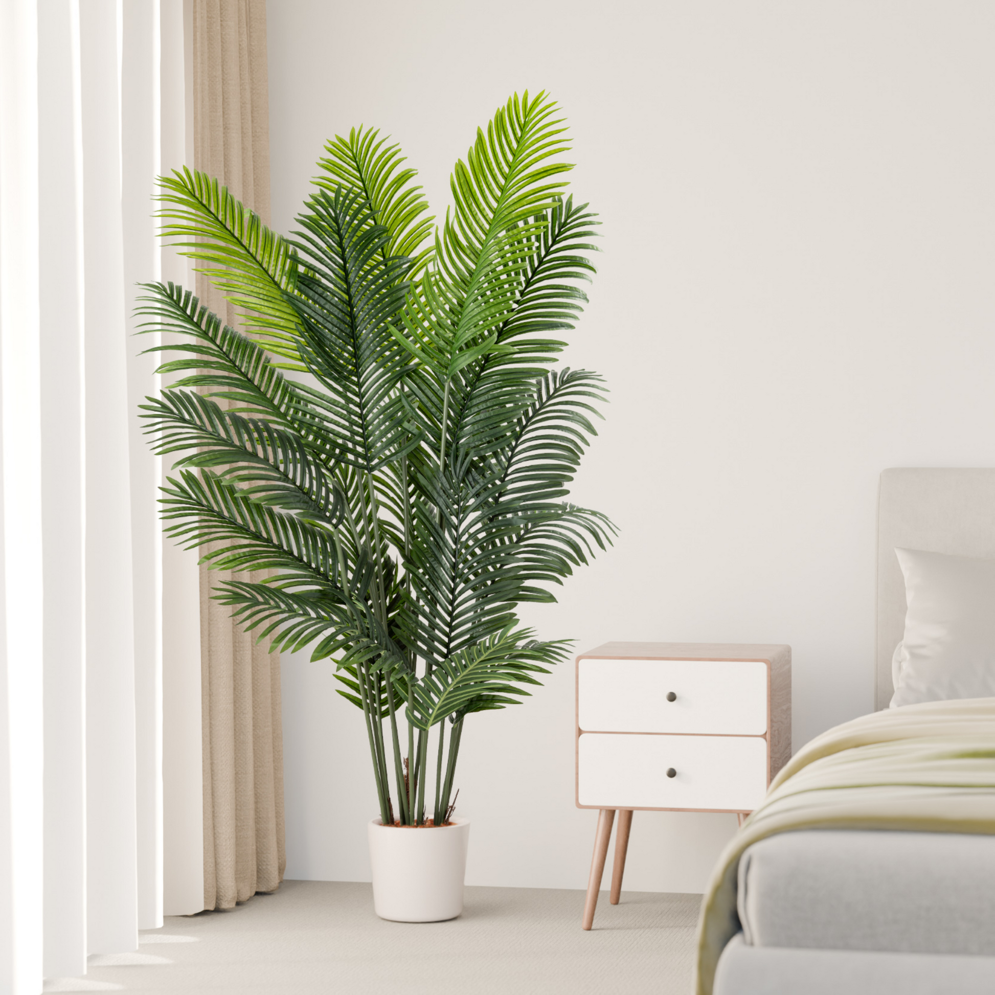 Nahaufnahme der naturgetreu gestalteten Palmwedel der Areca Kunstpflanze