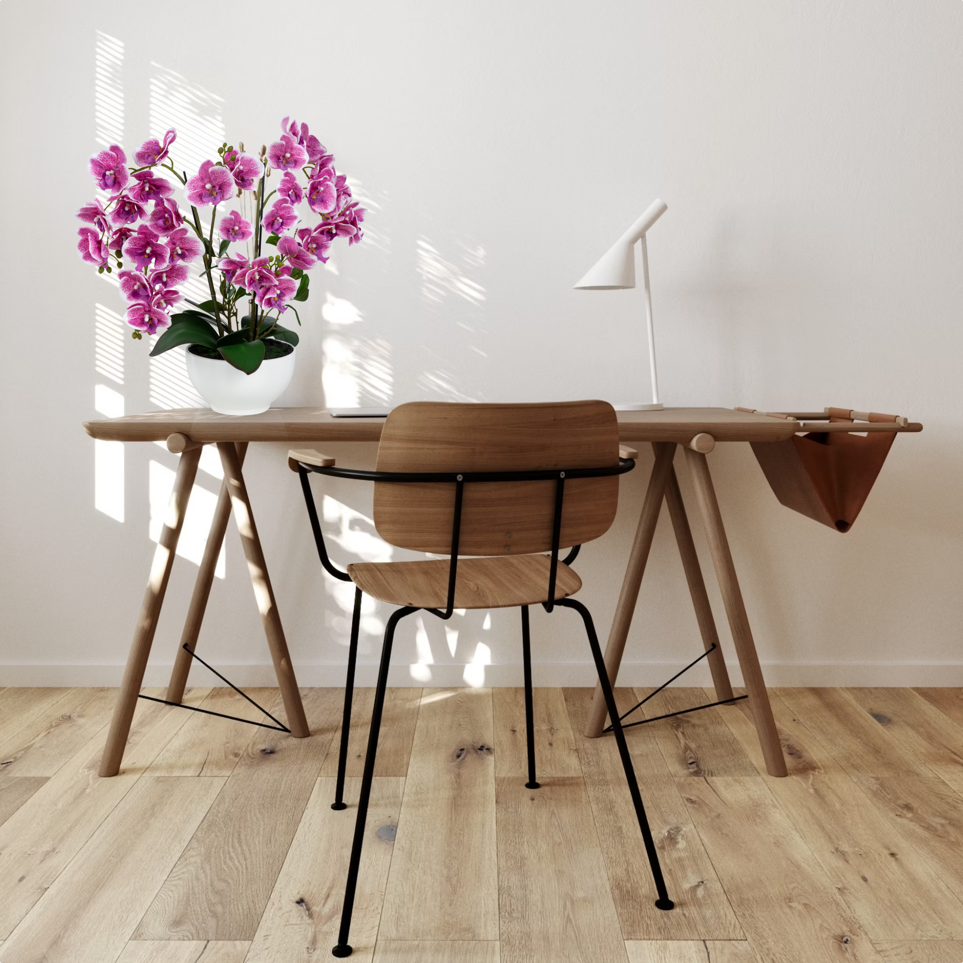 Hochwertige Kunstblume mit naturgetreuen Details in Rosé und Weiß im Topf