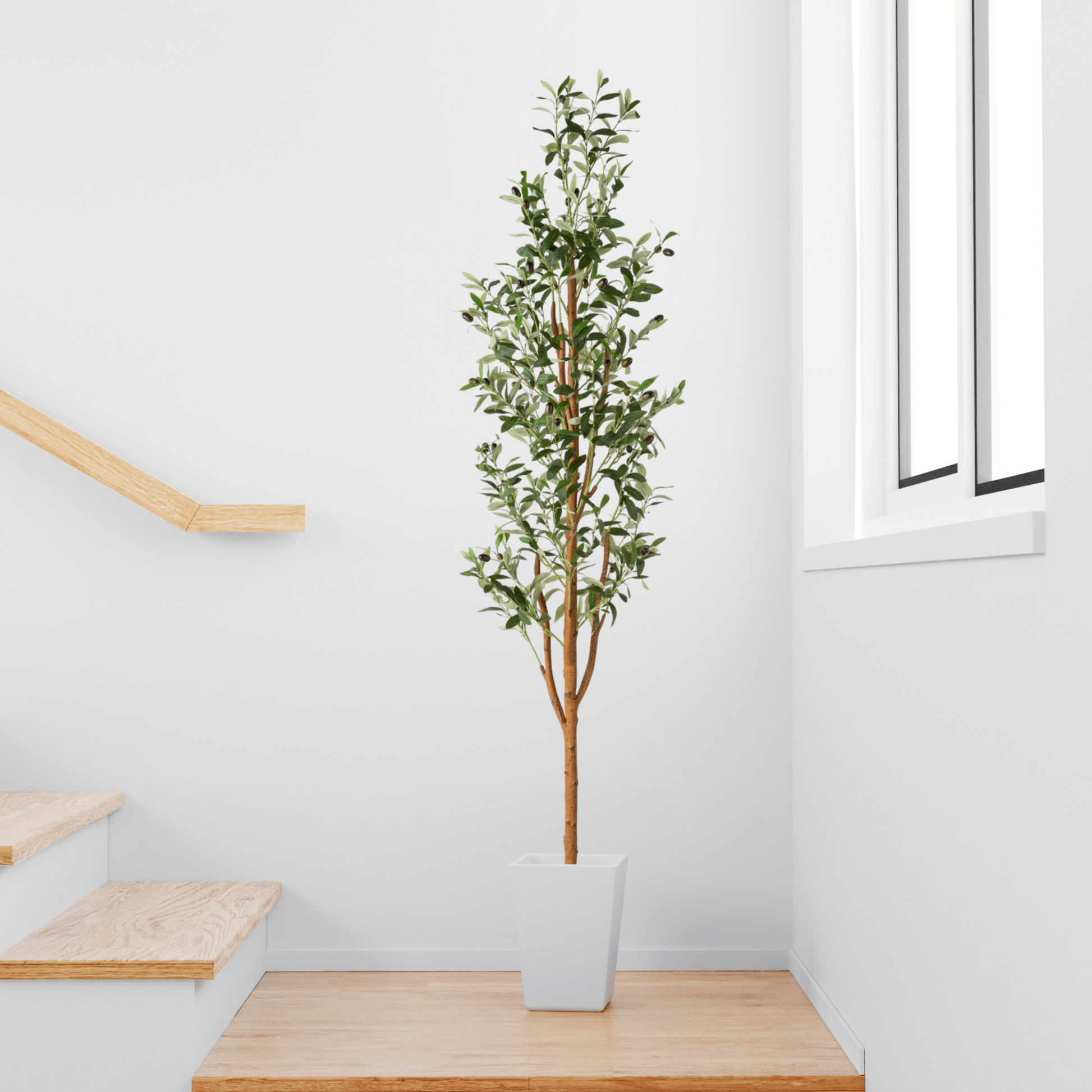 Detailaufnahme der naturgetreuen Oliven und Blätter des 180 cm Deko-Baums