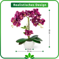 Nahaufnahme der purpurnen Blüten der künstlichen Deko-Orchidee