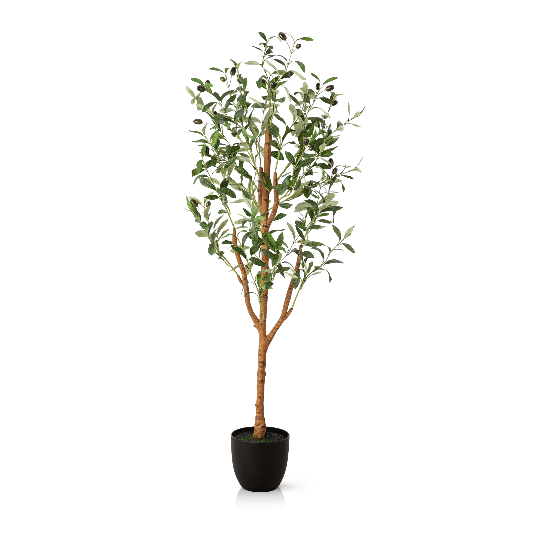 Künstlicher Olivenbaum in voller Größe auf hellem Hintergrund