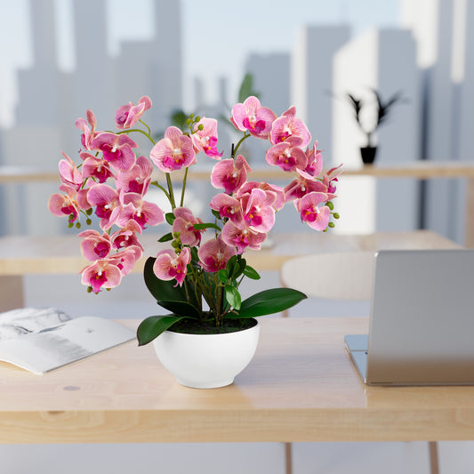 Detailaufnahme der hellrosa Blütenblätter der künstlichen Orchidee